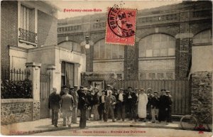 CPA FONTENAY sous BOIS Usine Caveau. Entrée des Ouvriers. (509378)