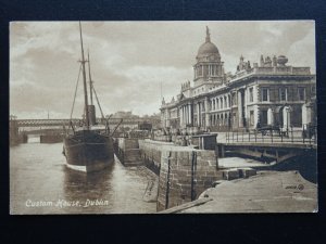 Ireland DUBLIN Custom House showing Barrels on dock c1905 Postcard by Valentine