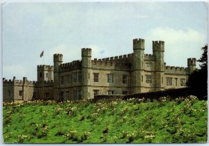 Postcard - Daffodils in Springs - Leeds Castle - Broomfield, England