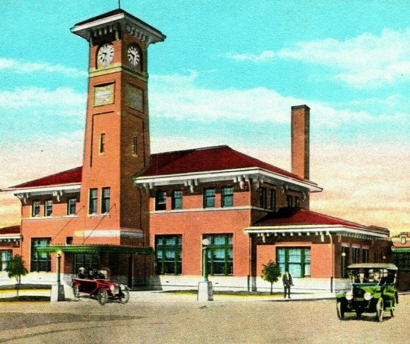 Passenger Station CM & St P Railroad Butte Montana MT UNP 1920s Postcard