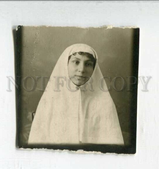 3055803 WWI russian nurse Vintage photo