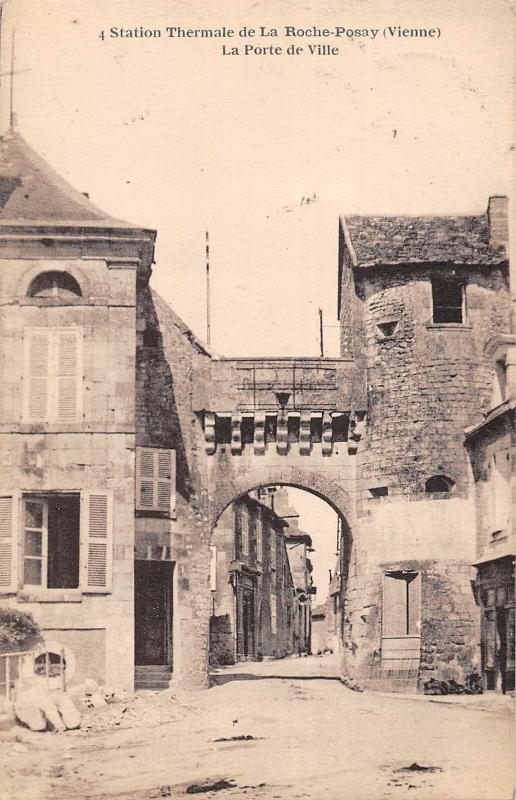 B104628 France La Roche Posay Vienne, La Porte de Ville