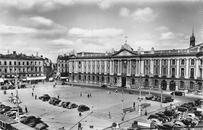 B97878 place du capitole toulouse car voiture   france real photo