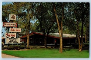 c1950's Henny Penny Kitchen Inne Restaurant Lake Delton Dells Wisconsin Postcard