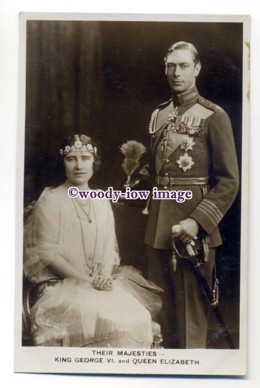 r1557 - King George VI & Queen Elizabeth ( Bowes-Lyon ) - postcard