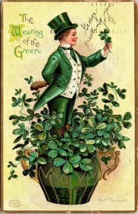 Postcard Clapsaddle St. Patrick's Day Man in Basket of Shamrocks 1911 A14