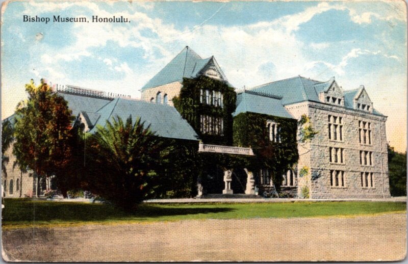 Postcard Bishop Museum in Honolulu, Hawaii