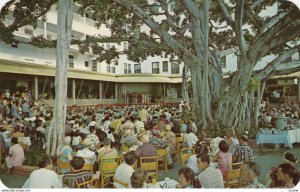 WAIKIKI , Hawaii , 1950-60s ; Moana Hotel Banyan Court