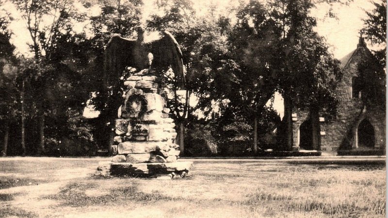 1920s WINDSOR CONNCETICUT SOLDIER'S MONUMENT EPISCOPAL CHURCH POSTCARD P443