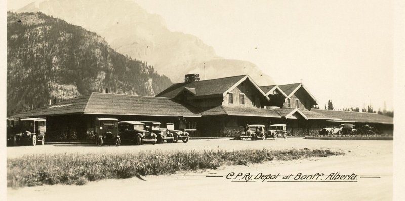 CANADIAN PACIFIC DEPOT AT BANFF, ALBERTA