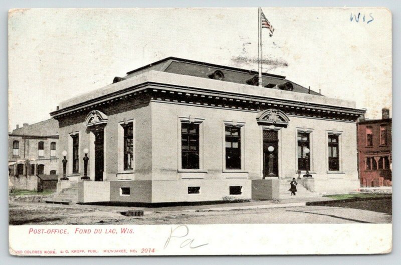 Fond du Lac Wisconsin~US Post Office~Lady Comes Down Steps~Flag on Roof~1907 