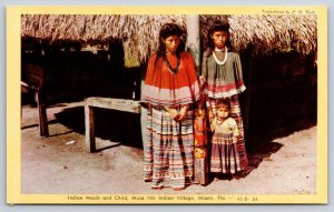 Native Americana Indian~Musa Isle Village FL~Maidens & Child~1950s Postcard