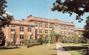 NEW PALTZ, NY New York  STATE UNIVERSITY TEACHERS COLLEGE~Main Bldg   Postcard