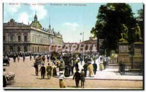 Postcard Old Berlin Unter den Linden aufziehen der Schlosswache