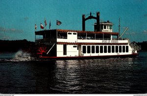 Iowa Dubuque Spirit Of Dubuque Mississippi River Paddlewheeler