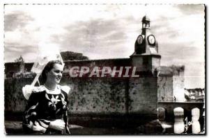 Old Postcard Concarneau (Finistere) Girl Concarneau front of the ramparts of ...