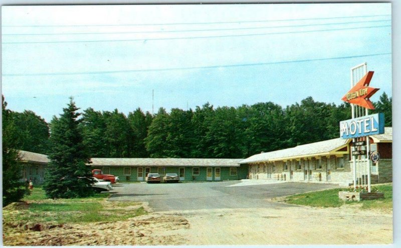 MARQUETTE, Michigan  MI   Roadside QUEEN CITY MOTEL  ca 1960s   Postcard