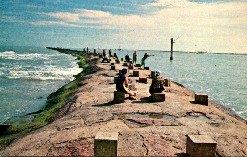 Texas Fishing Scene On One The Many Fishing Jetties