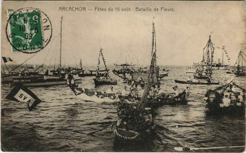 CPA ARCACHON-Fetes du 15 aout Bataille de Fleurs (27731)