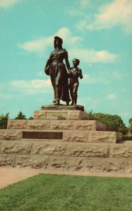 Vintage Postcard Pioneer Woman Statue Ponca City Oklahoma OK