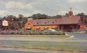 RED COACH GRILLES Wethersfield, Connecticut Roadside 1954 Vintage Postcard