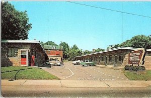 Postcard MOTEL SCENE Uniontown Pennsylvania PA AI7580