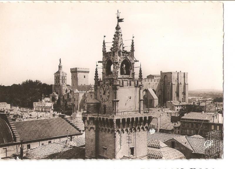 Postal 035746 : Avignon - La Tour Jacquemart. La Cathedrale Notre Dame des Do...