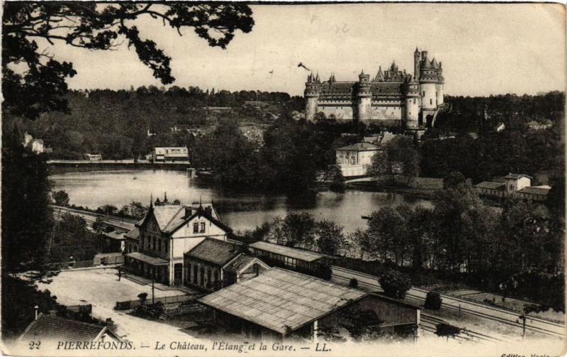 CPA PIERREFONDS Le Chateau l'Etang et la Gare (376924)