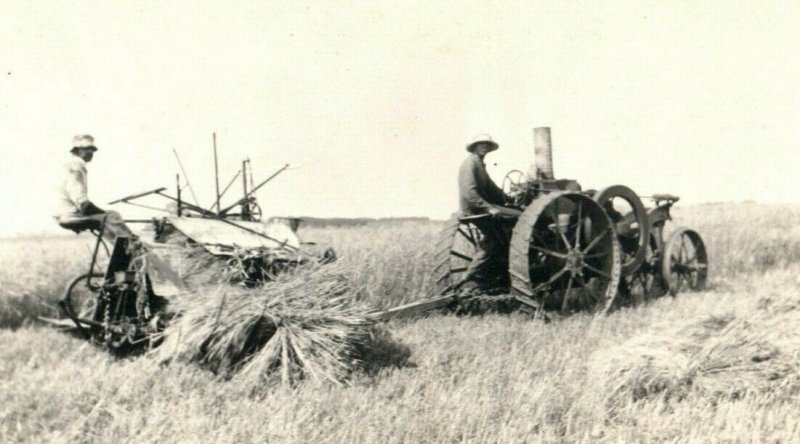 C.1910 RPPC Tractor Cutting Oats on Miller Farm, Boyertown, PA. Postcard P165