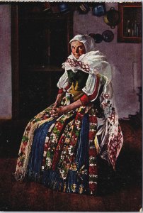 Hungary Lady Traditional Vintage Postcard C096