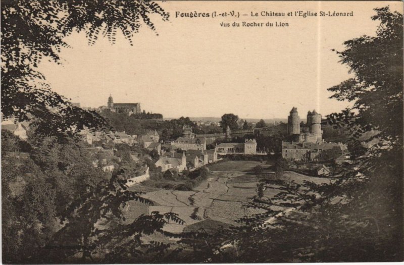 CPA Fougeres Le Chateau et Eglise St Leonard (1236585)