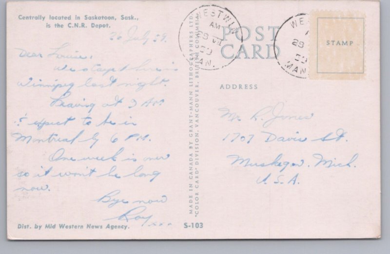 CNR Depot, Saskatoon, Saskatchewan, Vintage 1959 Chrome Postcard, Old Cars