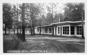 Canada Princeton Evergreen Motel RPPC Photo 1940s Postcard 2-3323