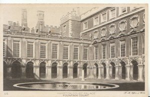 Middlesex Postcard - Hampton Court Palace - Fountain Court - TZ11375