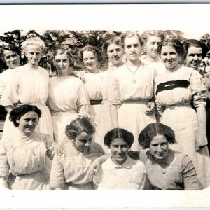 ID'd 1911 High School Class Girls RPPC Cute Young Ladies Women Photo Hubler A155