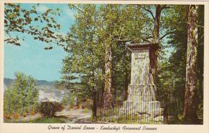 Kentucky Frankfort Daniel Boone Monument and Grave