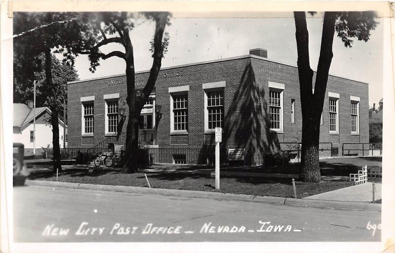 B10/ Nevada Iowa Ia Real Photo RPPC Postcard c40s New City Post Office