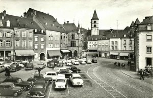 luxemburg, ECHTERNACH, La Place du Marché, Car (1960s) RPPC Postcard