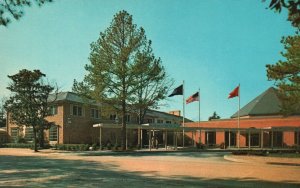 Postcard Williamsburg Lodge Few Steps From Historic Area Williamsburg Virginia