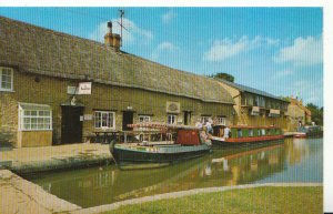 Northamptonshire Postcard - The Boat Inn, Stoke Bruerne, Grand Union Canal 4336A