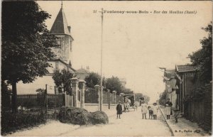 CPA FONTENAY-sous-BOIS - Rue des Moulins (44970)