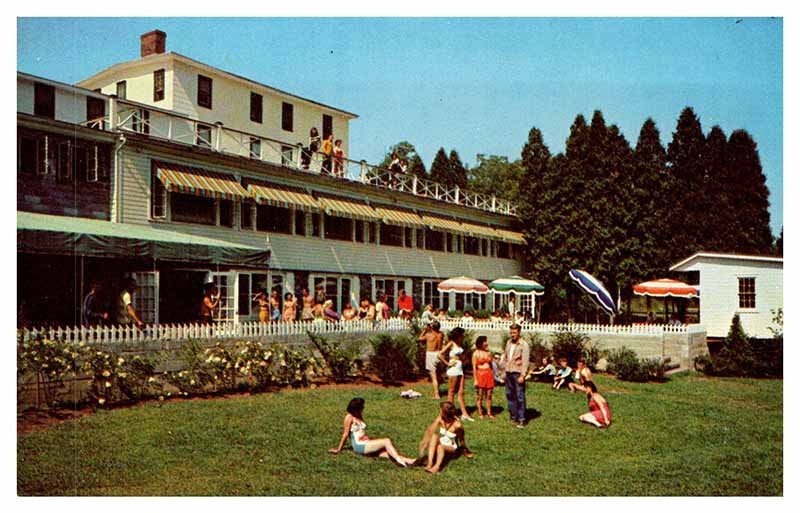 Postcard HOTEL SCENE Minisink Hills Pennsylvania PA AT6425