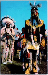 VINTAGE POSTCARD GROUP OF SIOUX INDIANS IN COSTUME AT NORTH DAKOTA c. 1960s