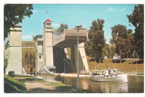 Hydraulic Lift Locks, Trent Canal, Peterborough Ontario, Vintage Postcard #1