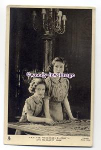 r1597 - Princess Elizabeth & Princess Margaret - postcard