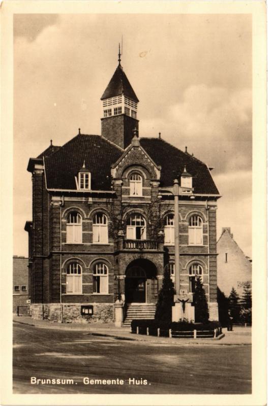 CPA AK Brunssum Gemeente Huis NETHERLANDS (728427)