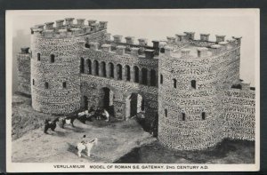 Hertfordshire Postcard- Verulamium - Model of Roman Gateway, 2nd Century RS12878