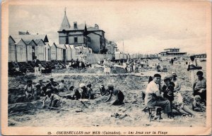 France Courseulles-sur-Mer Calvados Les Jeux sur la Plage Vintage Postcard C165