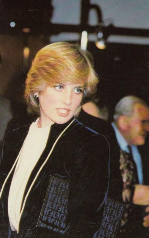 Princess Diana Turns On Christmas Lights in Regent Street London Royal Postcard