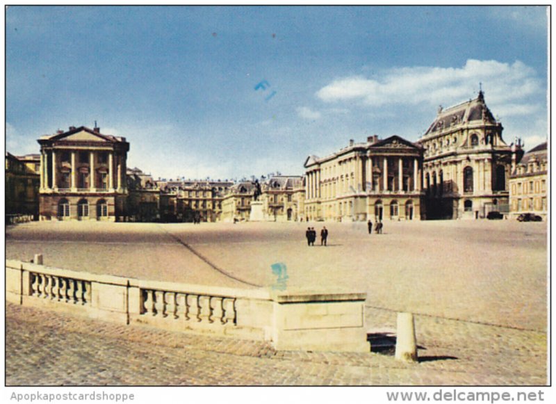 France Chateau de Versailles La cour d'honneur